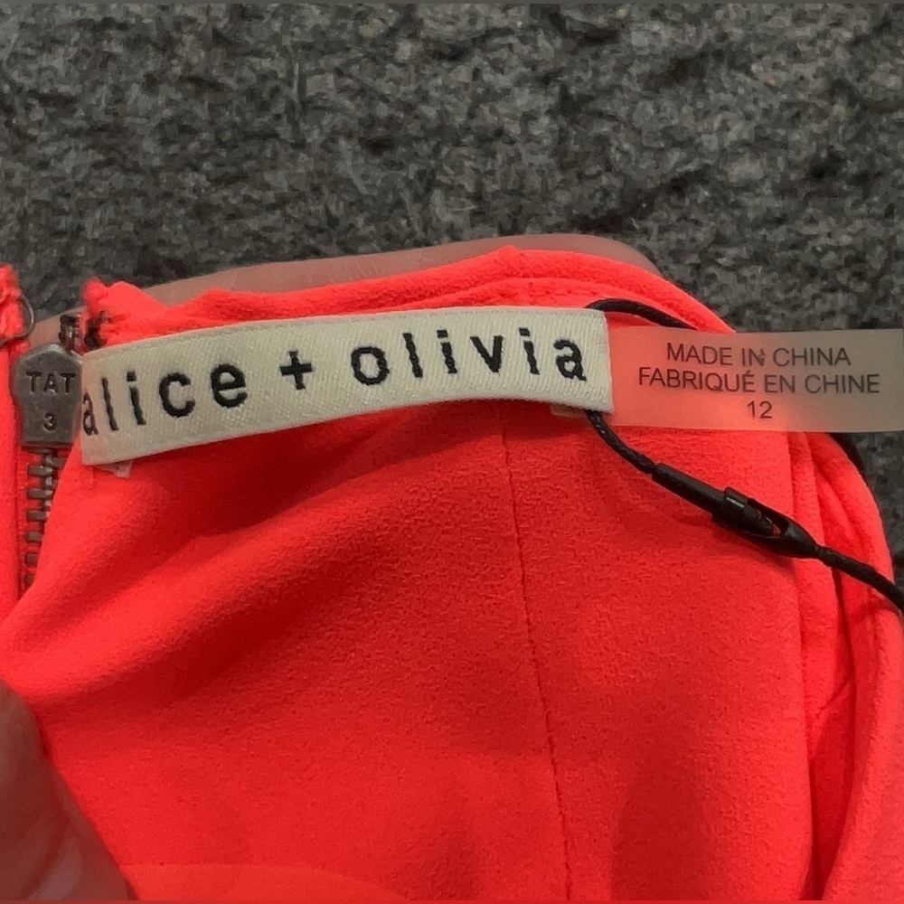 New ✨ Alice + Olivia Dress - Picture 4 of 5
